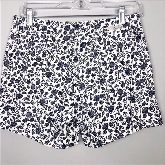 ANTHROPOLOGIE | LEVEL 99 White & Blue Floral Linen Shorts Women’s Size 2 - Picture 7 of 10